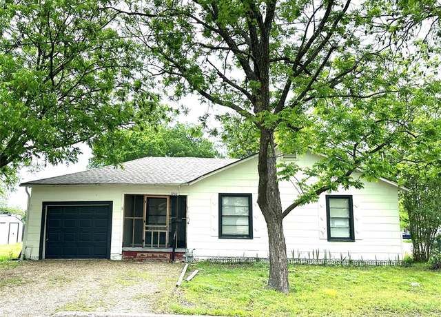 Property at 1200 N Church St, Mckinney, TX 75069, 3 beds, 1 bath