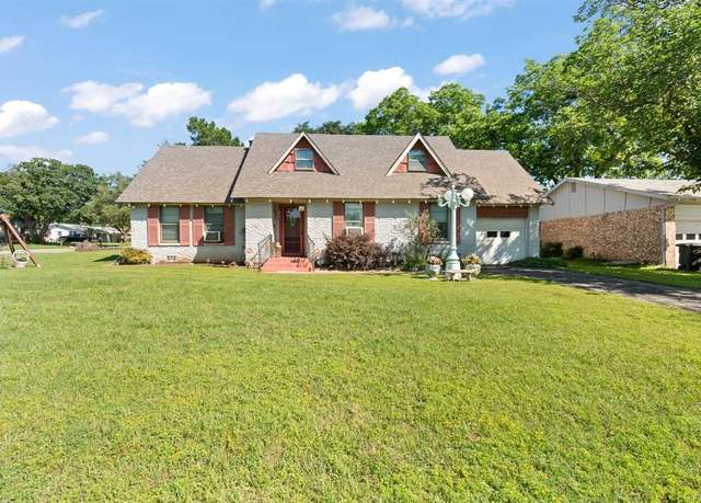 Property at 708 Lilly St, Cleburne, TX 76033, 4 beds, 2 baths