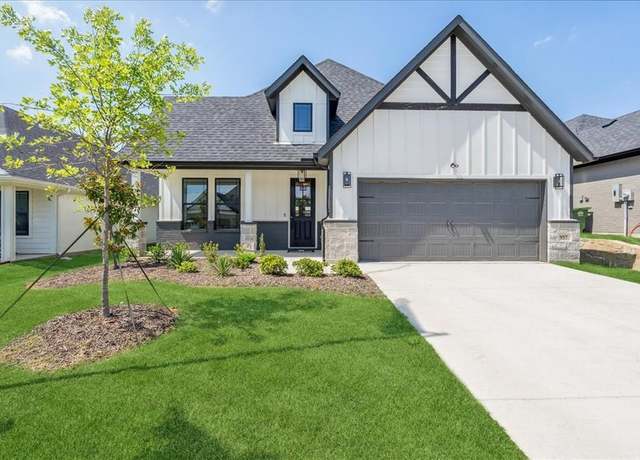 Property at 957 Tesslynn Ave, Godley, TX 76044, 4 beds, 2 baths