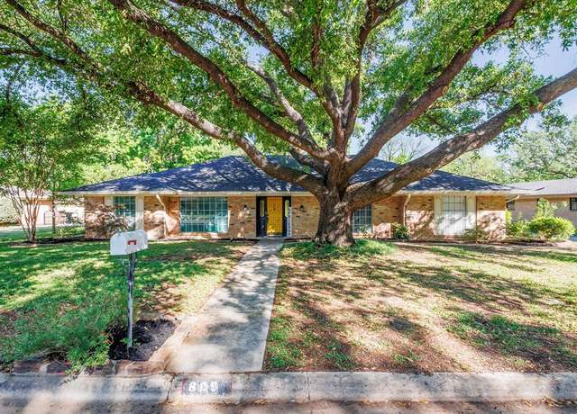 Property at 809 Brook Hollow St, Brownwood, TX 76801, 3 beds, 2.5 baths