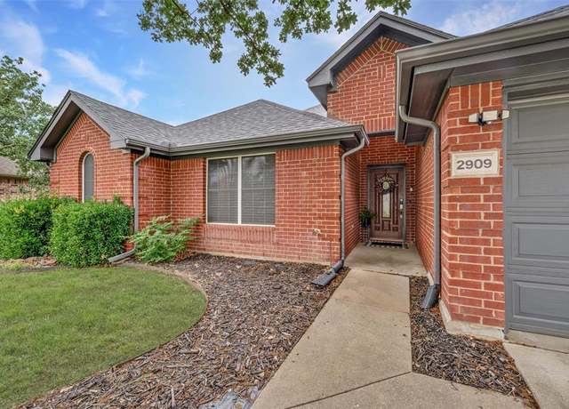 Property at 2909 Chisholm Trl, Corinth, TX 76210, 4 beds, 2 baths