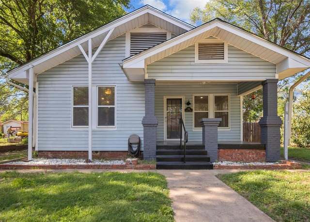 Property at 736 Dallas St, Jacksonville, TX 75766, 4 beds, 2 baths
