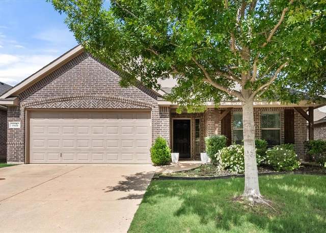 Property at 11920 Longstone Dr, Burleson, TX 76028, 3 beds, 2 baths