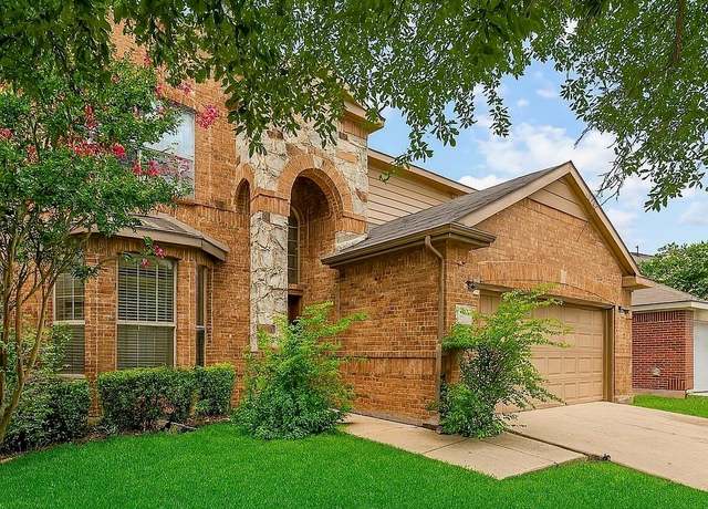 Property at 304 Bluefinch Dr, Little Elm, TX 75068, 4 beds, 2.5 baths