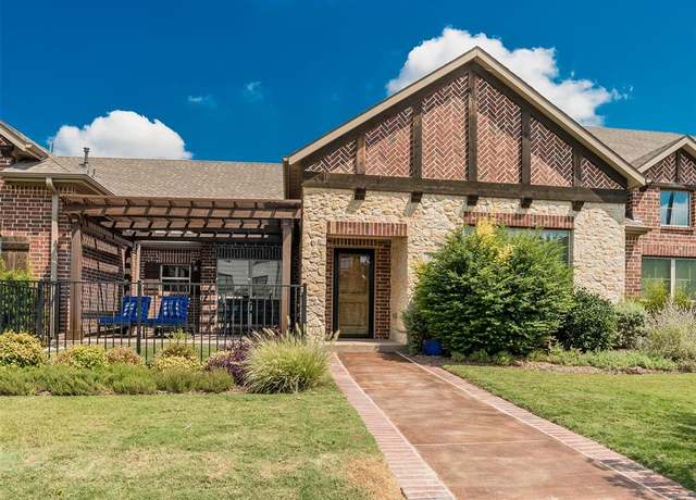 Property at 881 Birds Fort Trl, Arlington, TX 76005, 2 beds, 2 baths