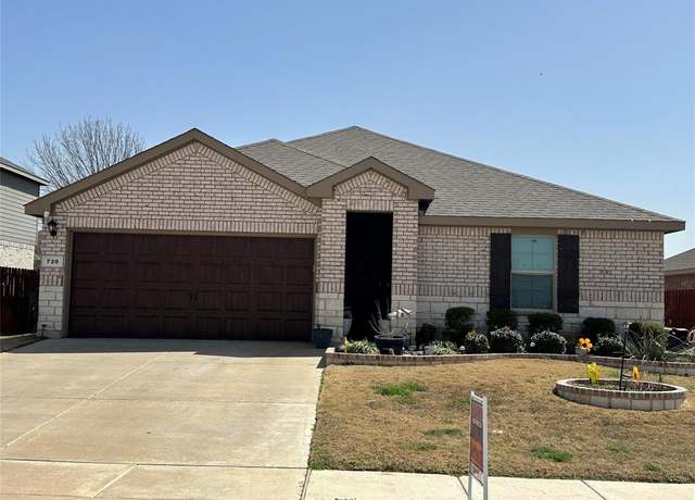 Property at 720 Wolf Creek Dr, Cleburne, TX 76033, 3 beds, 2 baths