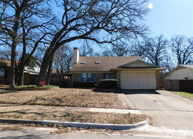 Property at 309 Shelmar Dr, Euless, TX 76039, 4 beds, 2.5 baths
