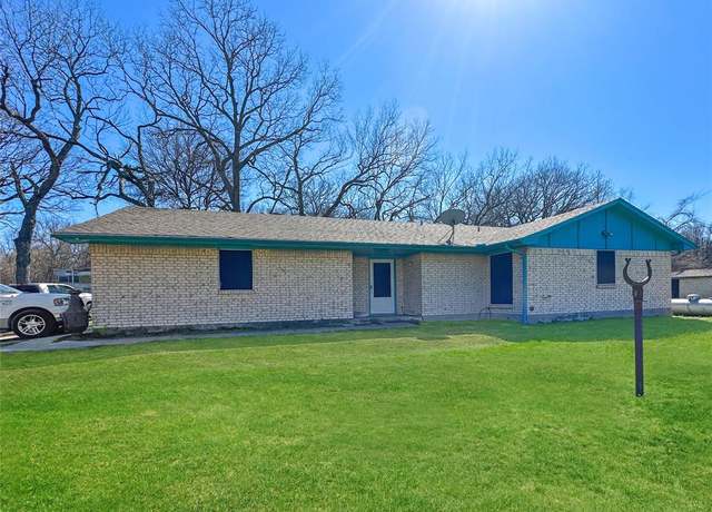 Property at 315 Low Water Rd, Grandview, TX 76050, 3 beds, 2 baths