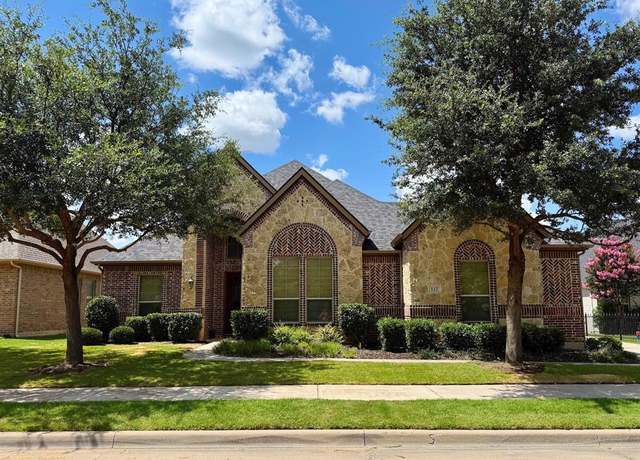 Property at 112 Diablo Dr, Burleson, TX 76028, 4 beds, 2.5 baths