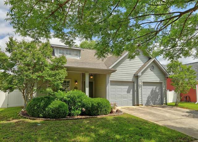 Property at 1221 Oakcrest Dr, Providence Village, TX 76227, 3 beds, 2 baths