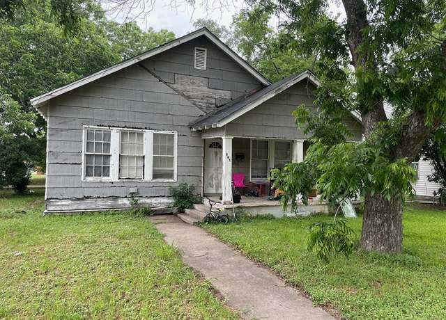 Property at 801 E Limestone Ave, Mart, TX 76664, 3 beds, 1 bath