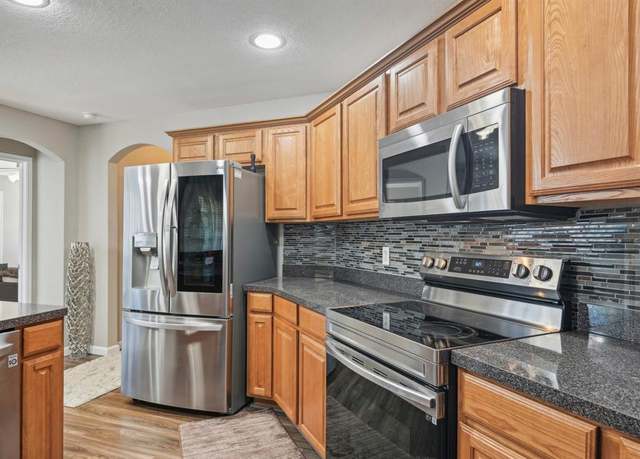 Property at 812 Redbud Rd, Burleson, TX 76028, 3 beds, 2 baths