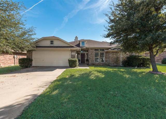 Property at 417 Fieldstone Ln, Venus, TX 76084, 4 beds, 2.5 baths