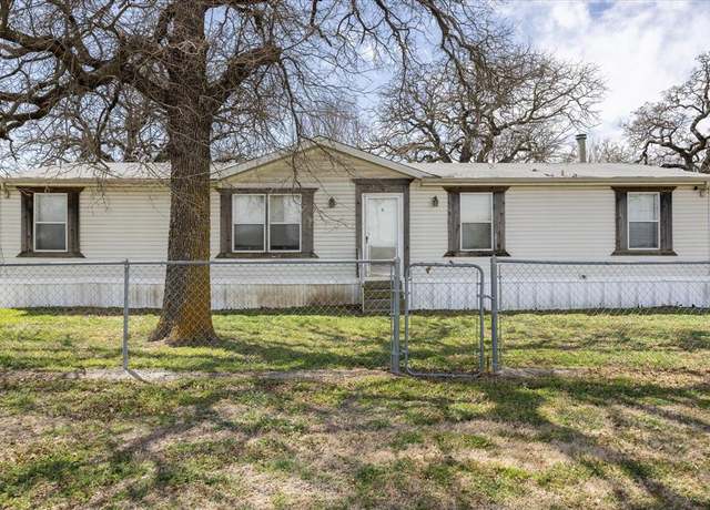 Property at 162 County Road 429, Stephenville, TX 76401, 3 beds, 2 baths