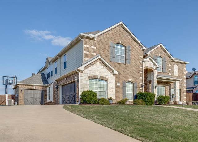 Property at 609 Sunrise Dr, Kennedale, TX 76060, 5 beds, 3.5 baths