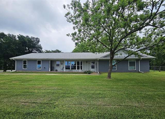 Property at 220 N Calhoun St, Groesbeck, TX 76642, 3 beds, 2 baths