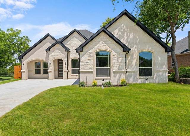 Property at 1806 Avenue F, Dallas, TX 75051, 4 beds, 2.5 baths