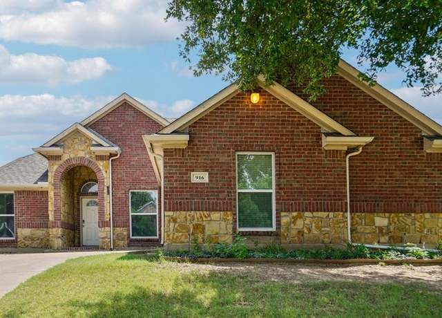 Property at 916 Jasper Ln, Mckinney, TX 75071, 3 beds, 2 baths