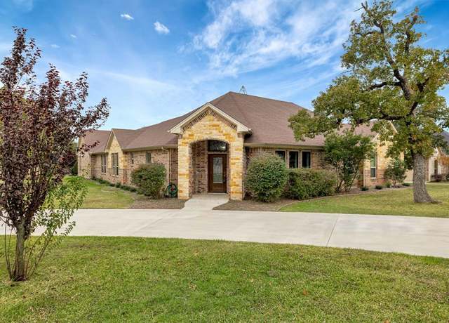 Property at 1420 Briar Crossing Dr, Decatur, TX 76234, 4 beds, 3 baths