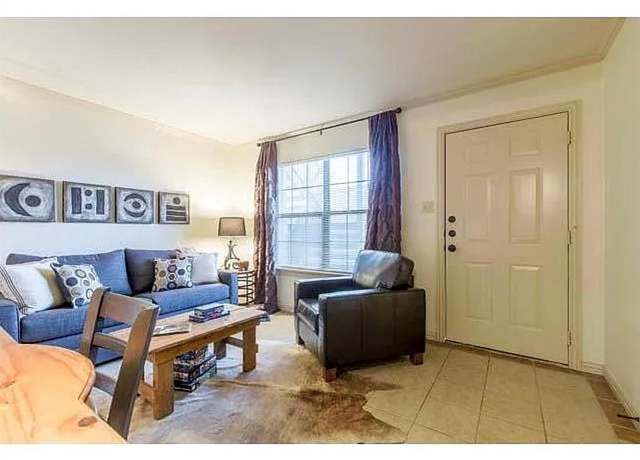 Property at 222 Ball St, Grapevine, TX 76051, 8 beds, 6 baths