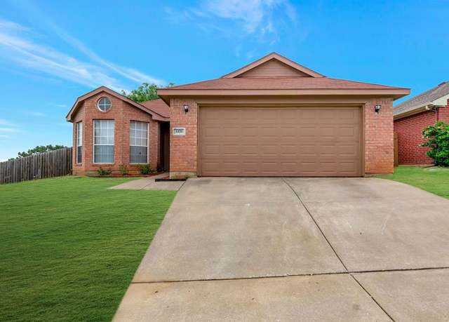 Property at 1451 Morrison Dr, Fort Worth, TX 76112, 3 beds, 2 baths