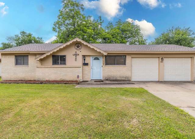 Property at 821 Belaire Dr, Burleson, TX 76028, 3 beds, 2 baths
