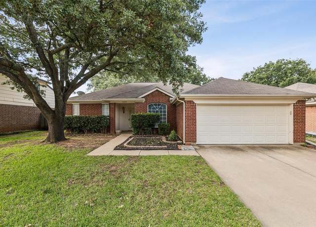 Property at 6222 Vista Wood Dr, Arlington, TX 76017, 3 beds, 2 baths