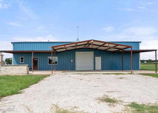 Property at 8436 County Road 1040, Rice, TX 75155, 2 beds, 2.5 baths