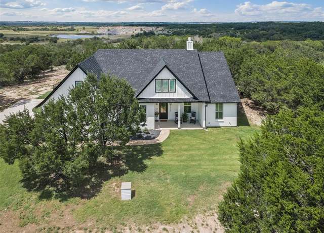 Property at 2200 Thompson Rd, Weatherford, TX 76087, 3 beds, 2 baths