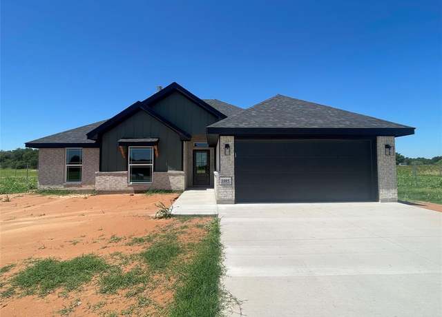 Property at 1005 Kingwood Ave, Clyde, TX 79510, 3 beds, 2 baths