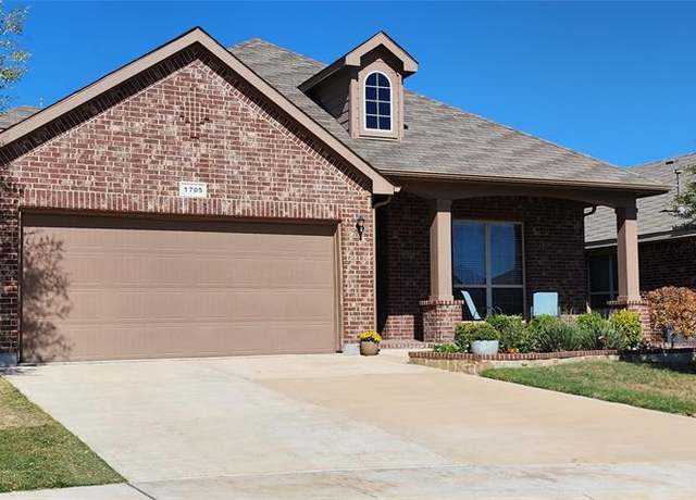 Property at 1705 Jacona Trl, Fort Worth, TX 76131, 4 beds, 3 baths