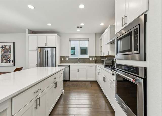 Property at 5424 Anita St, Dallas, TX 75206, 4 beds, 3 baths