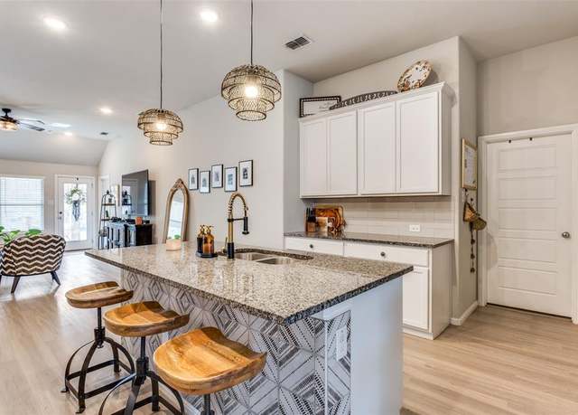 Property at 3300 Macaw Rd, Celina, TX 75009, 3 beds, 2 baths