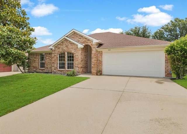 Property at 812 Joshua Dr, Burleson, TX 76028, 3 beds, 2 baths