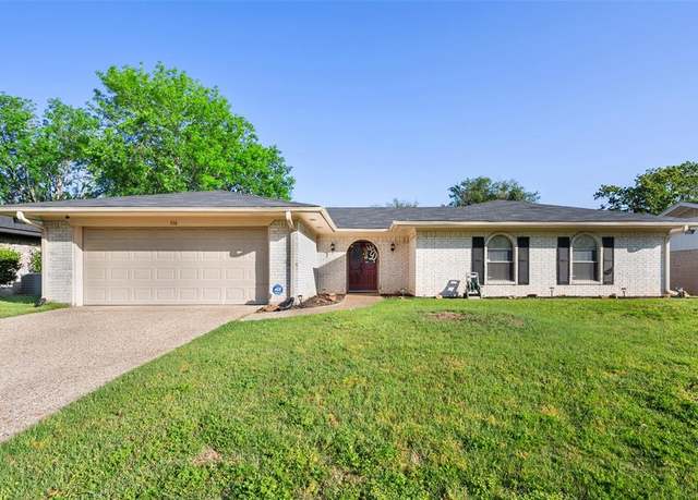 Property at 516 Edgewood Ave, Corsicana, TX 75110, 3 beds, 2 baths