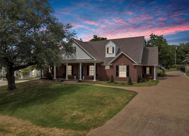 Property at 9307 Bellechase Rd, Granbury, TX 76049, 4 beds, 3.5 baths