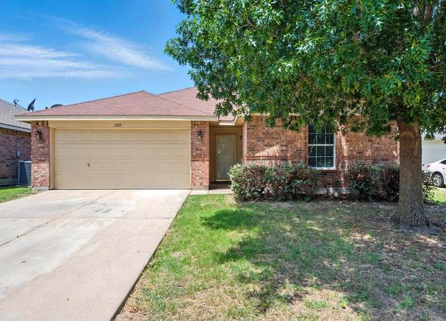 Property at 1429 Royal Meadows Trl, Fort Worth, TX 76140, 3 beds, 2 baths