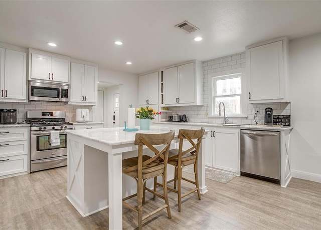 Property at 2600 Townsend Dr, Fort Worth, TX 76110, 4 beds, 3 baths