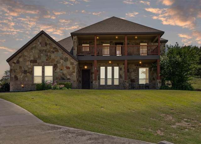 Property at 111 Meadow Bridge Dr, Weatherford, TX 76085, 4 beds, 3 baths
