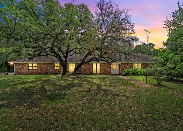 Property at 753 Beverly Cox Dr, Waco, TX 76705, 3 beds, 2.5 baths