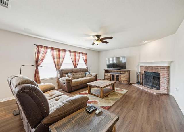 Property at 1716 Ringtail Dr, Little Elm, TX 75068, 4 beds, 2.5 baths