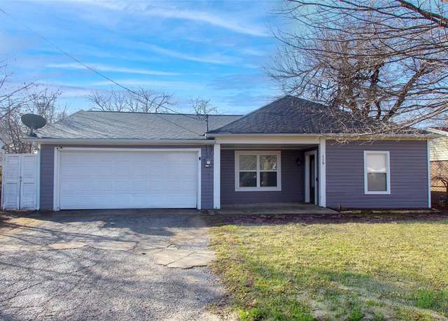 Property at 119 Wheeler St, Weatherford, TX 76086, 3 beds, 2 baths