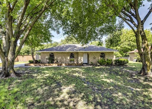 Property at 107 Carol Ln, Red Oak, TX 75154, 3 beds, 2 baths
