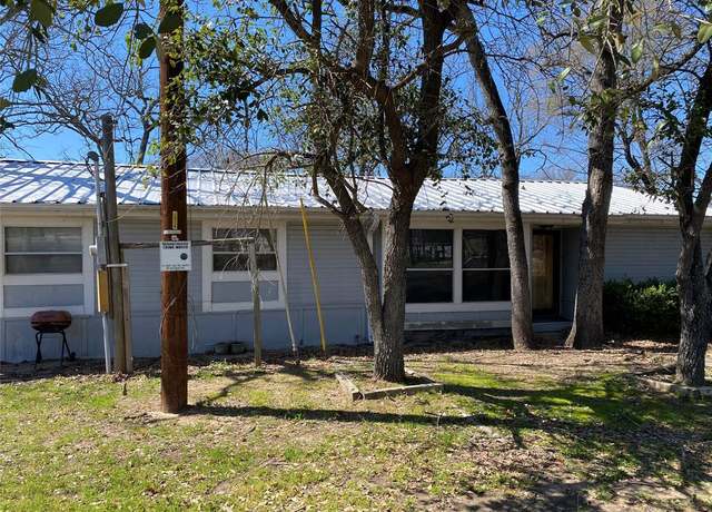 Property at 193 Lake Creek Dr, Mabank, TX 75156, 3 beds, 2 baths