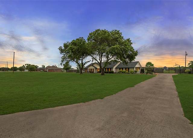 Property at 13699 Hollow Creek Dr, Forney, TX 75126, 4 beds, 2 baths