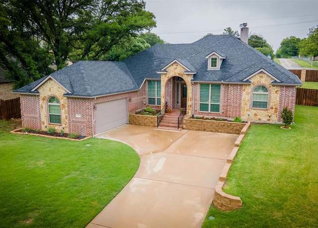Property at 109 Kari Linda Ct, Weatherford, TX 76085, 3 beds, 2 baths
