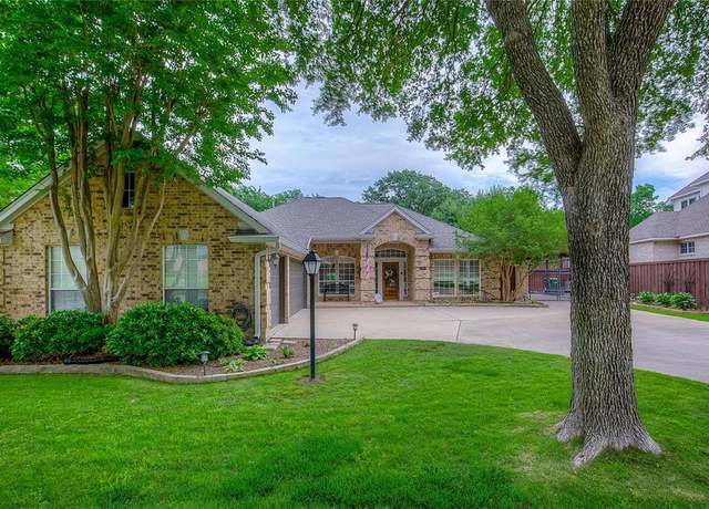 Property at 6910 Tartan Trl, Garland, TX 75044, 3 beds, 2 baths