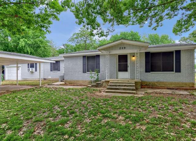 Property at 209 E Woodland St, Collinsville, TX 76233, 3 beds, 2 baths