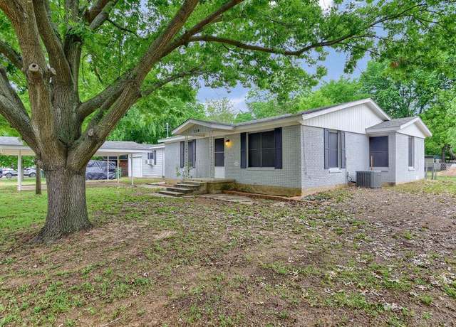 Property at 209 E Woodland St, Collinsville, TX 76233, 3 beds, 2 baths