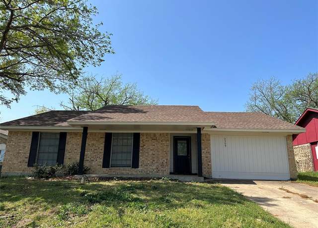 Property at 3309 N Ave, Plano, TX 75074, 4 beds, 2 baths